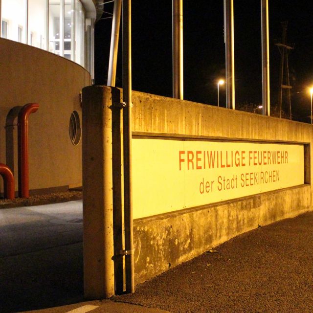 Seekirchen / Mauer und Schild Freiwillige Feuerwehr Seekirchen © Roland Vidmar